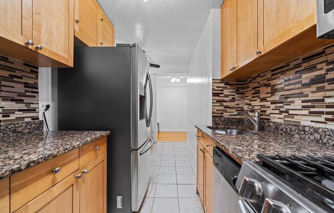 2 beds, 1 bath, $2,750, Unit 1-A