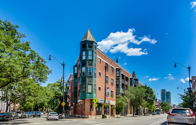 845 W ALTGELD ST