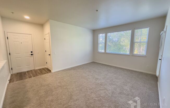 2 beds, 1 bath, 948 sqft, $1,700, Unit 235