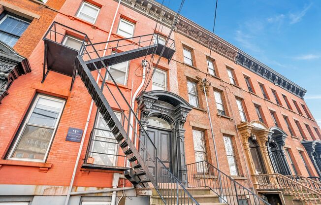 42 Trumbull Street