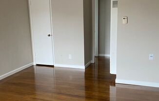 1 bed, 1 bath, 700 sqft, $1,895, Unit 6