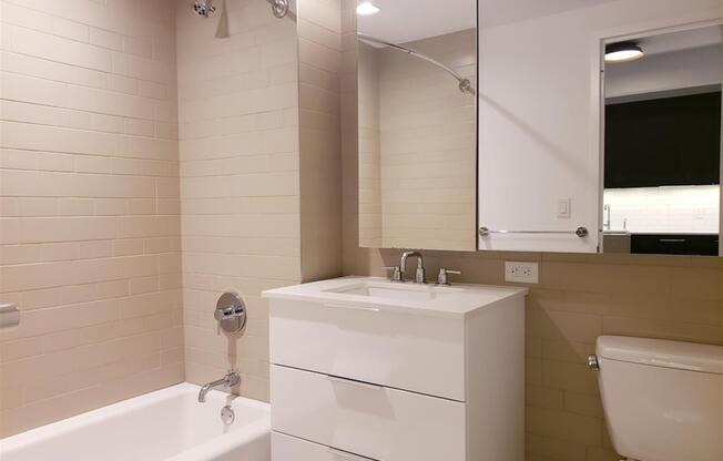 Studio, 1 bath, 560 sqft, $4,183, Unit 9L