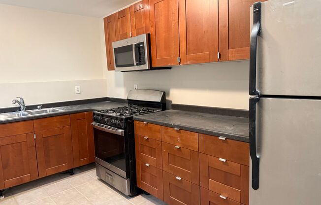 2212 Adams/2045 LaDawn