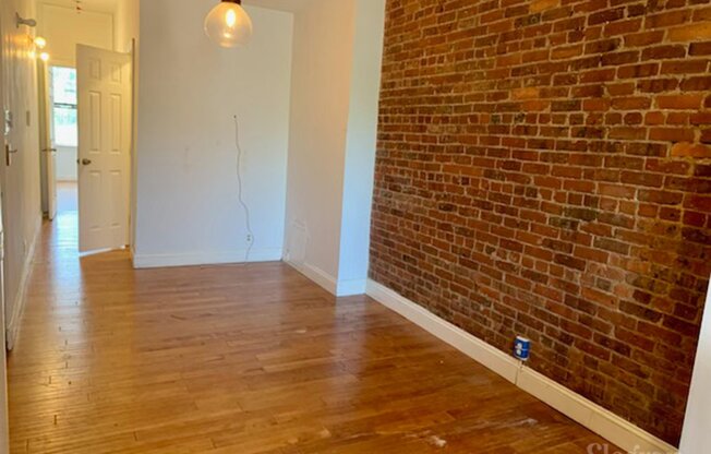 1 bed, 1 bath, $2,800, Unit 1-L