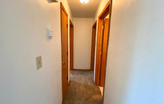 2 beds, 1 bath, $925, Unit 11