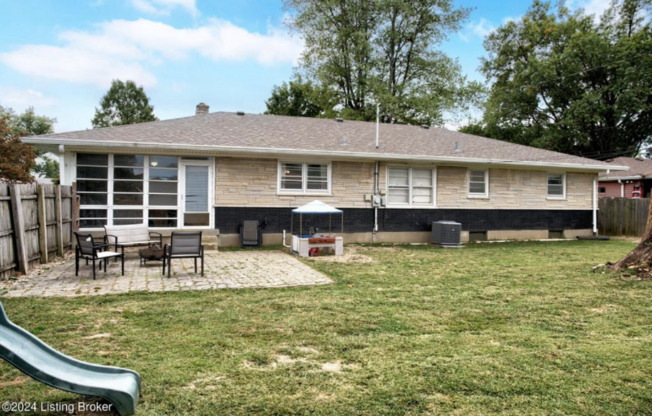 2712 SHARON WAY