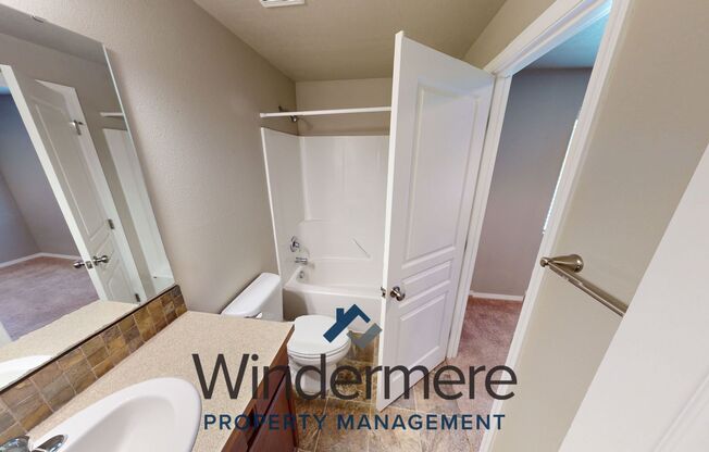 3 beds, 2 baths, 1,064 sqft, $1,695, Unit chin215-1