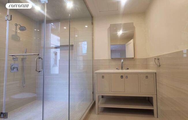 3 beds, 3 baths, $14,000, Unit PHD