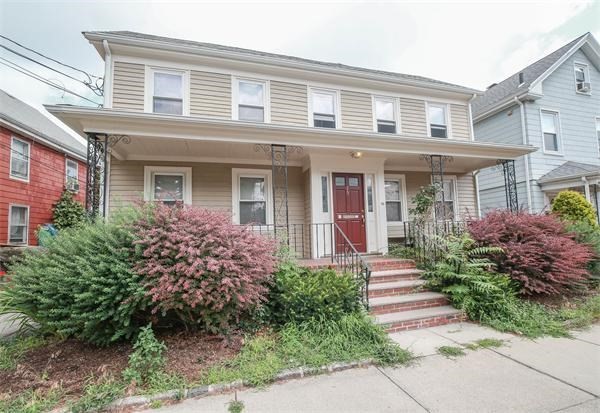 3 beds, 1 bath, 1,390 sqft, $3,100, Unit 2