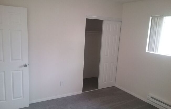 2 beds, 1 bath, 800 sqft, $1,395, Unit 21