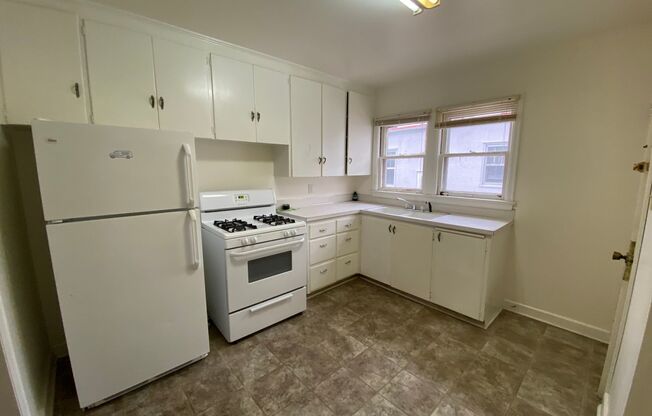 1 bed, 1 bath, $900