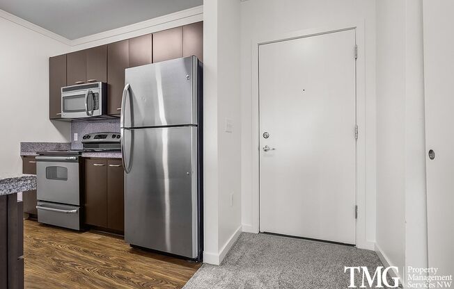 1 bed, 1 bath, 728 sqft, $1,595, Unit 415