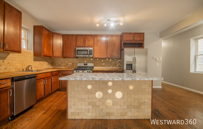 2328 W WASHINGTON BLVD