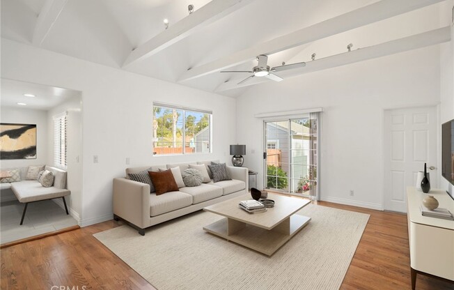 22055 DE VALLE ST