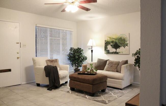 1021 Alvarado Dr SE
