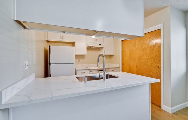 2 beds, 1 bath, $2,950, Unit UNIT 1