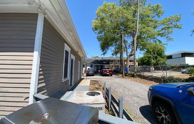 185 BLOOMFIELD ST