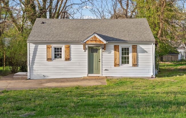 2 Bedroom Pet Friendly Home For Rent Near Madison Street!