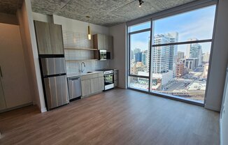 208 W CHICAGO