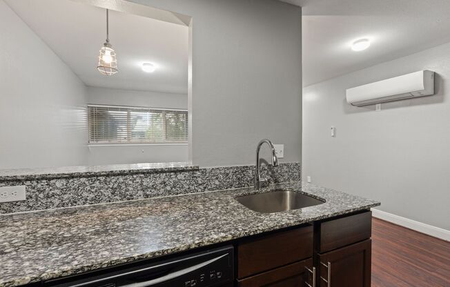 2 beds, 1 bath, 680 sqft, $999, Unit 4719-117