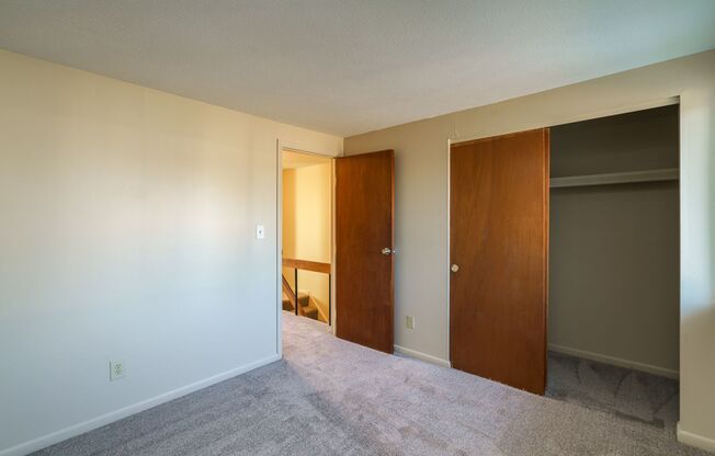2 beds, 1.5 baths, $1,350, Unit 773 E Thurber Dr Apt. C