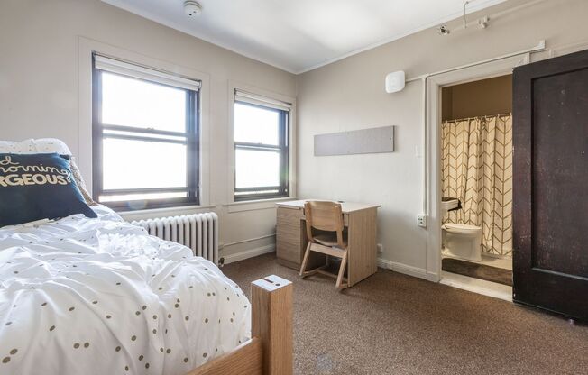 1 bed, 1 bath, 736 sqft, $1,250, Unit 230