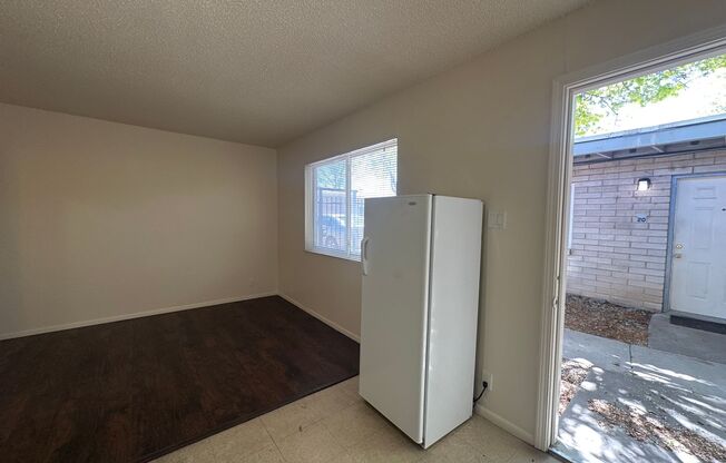Studio, 1 bath, $675, Unit 1104-16