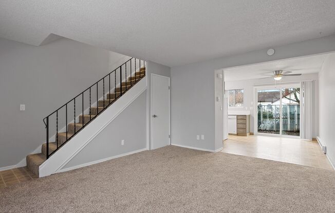 2 beds, 1.5 baths, 846 sqft, $1,495, Unit 14