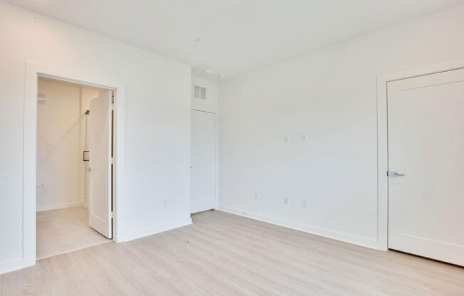 2 beds, 2 baths, 1,015 sqft, $1,699, Unit Apartment 407