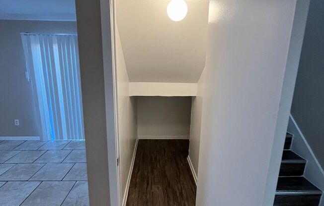 2 beds, 1.5 baths, 1,018 sqft, $1,525, Unit 1055