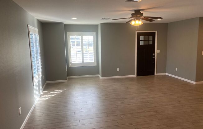 Remodeled 3/2 SFH Glendale, built in 2016