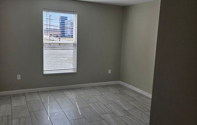 3 beds, 2 baths, 1,218 sqft, $1,450, Unit Neptune 207