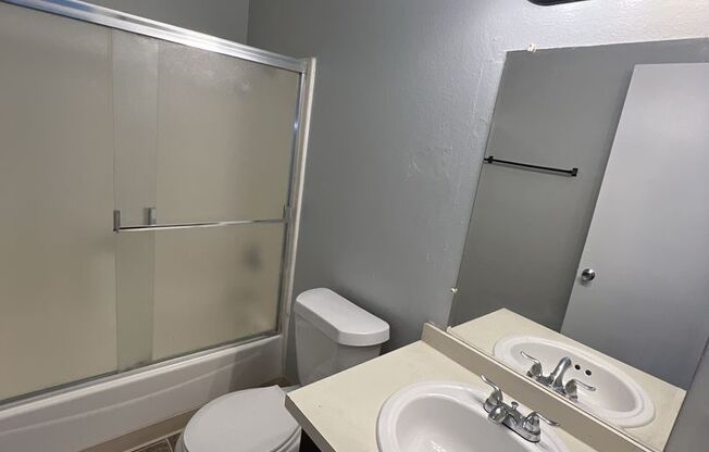 3 beds, 2 baths, $1,945, Unit # 217