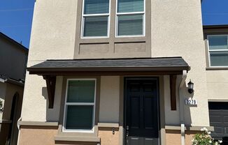 3 beds, 2.5 baths, $2,299