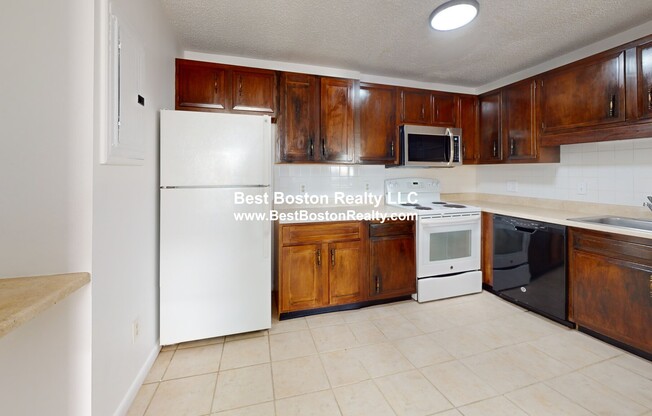 1123 REVERE BCH PKWY