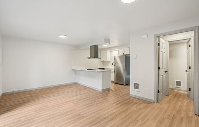 3 beds, 1.5 baths, 1,246 sqft, $1,999, Unit 2619