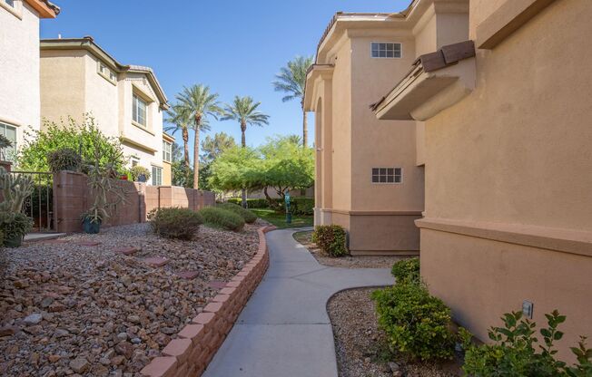 3 Bedroom, 2 Bath Condo in Gated Community!