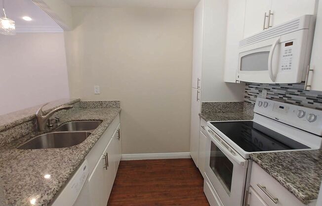 1 bed, 1 bath, 660 sqft, $2,695, Unit 117