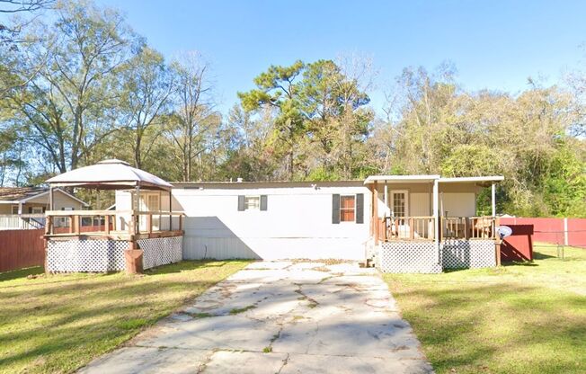 Charming 2 bedroom 2 bathroom home in Prairieville, LA.