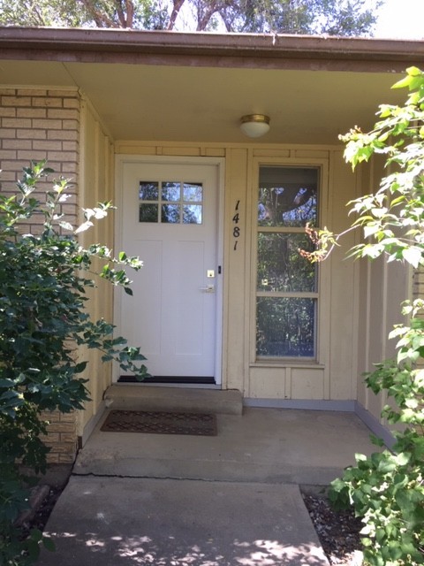 Charming 1 Level House 3 Bed, 2 Bath with 2-car Garage