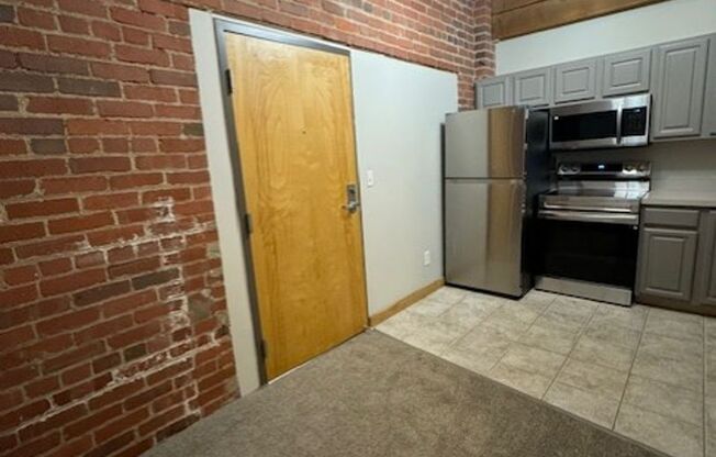 1 bed, 1 bath, 630 sqft, $1,099, Unit 723