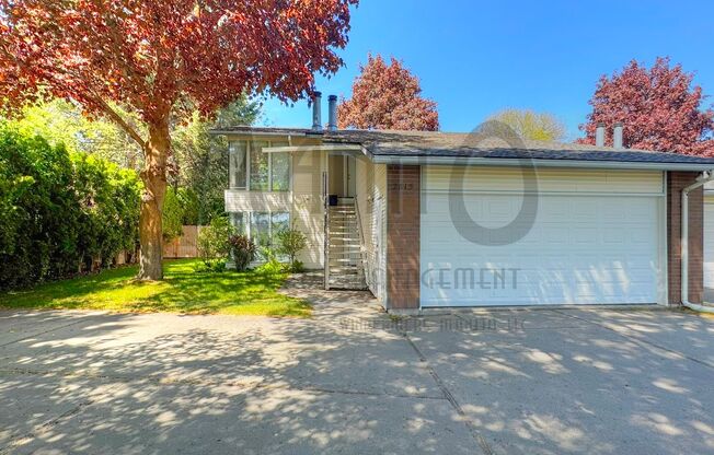 Ideally Located South Hill Unit
