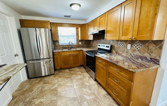 3/2.5/1 Freshly Updated Pinellas Park Home