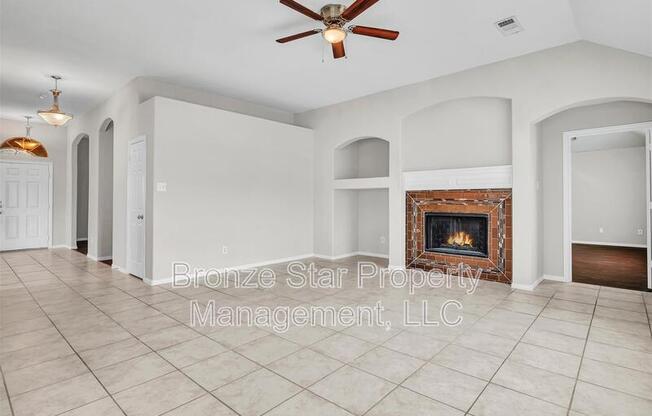 2827 ROSEWOOD BLVD