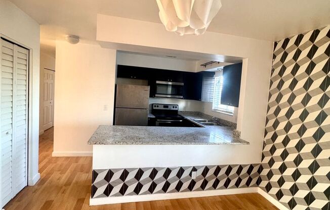 3 beds, 2 baths, 1,205 sqft, $2,075, Unit 122