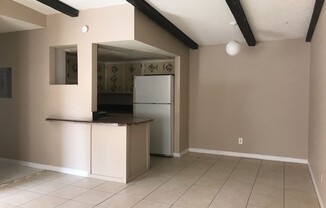 2 beds, 1 bath, $1,050, Unit POLK