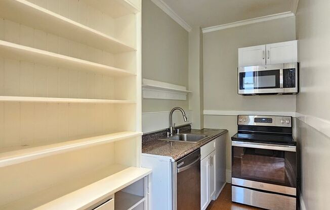 1 bed, 1 bath, $1,050, Unit 24