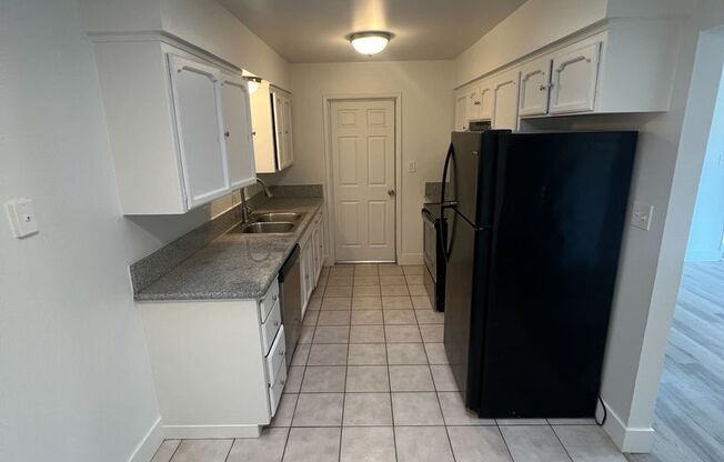 2 beds, 1 bath, 984 sqft, $1,595, Unit 2337