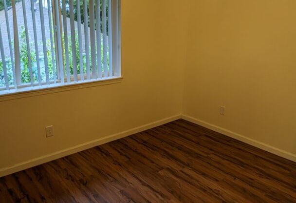 1 bed, 1 bath, 650 sqft, $1,200, Unit 04
