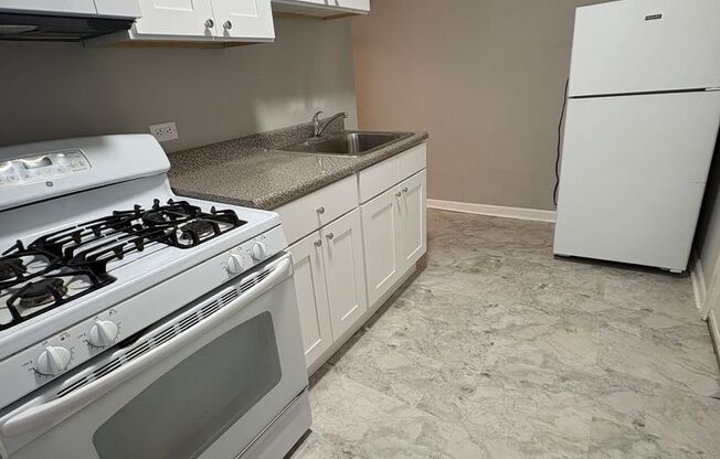 3 beds, 1 bath, 1,003 sqft, $1,250, Unit CA 143.5-2W